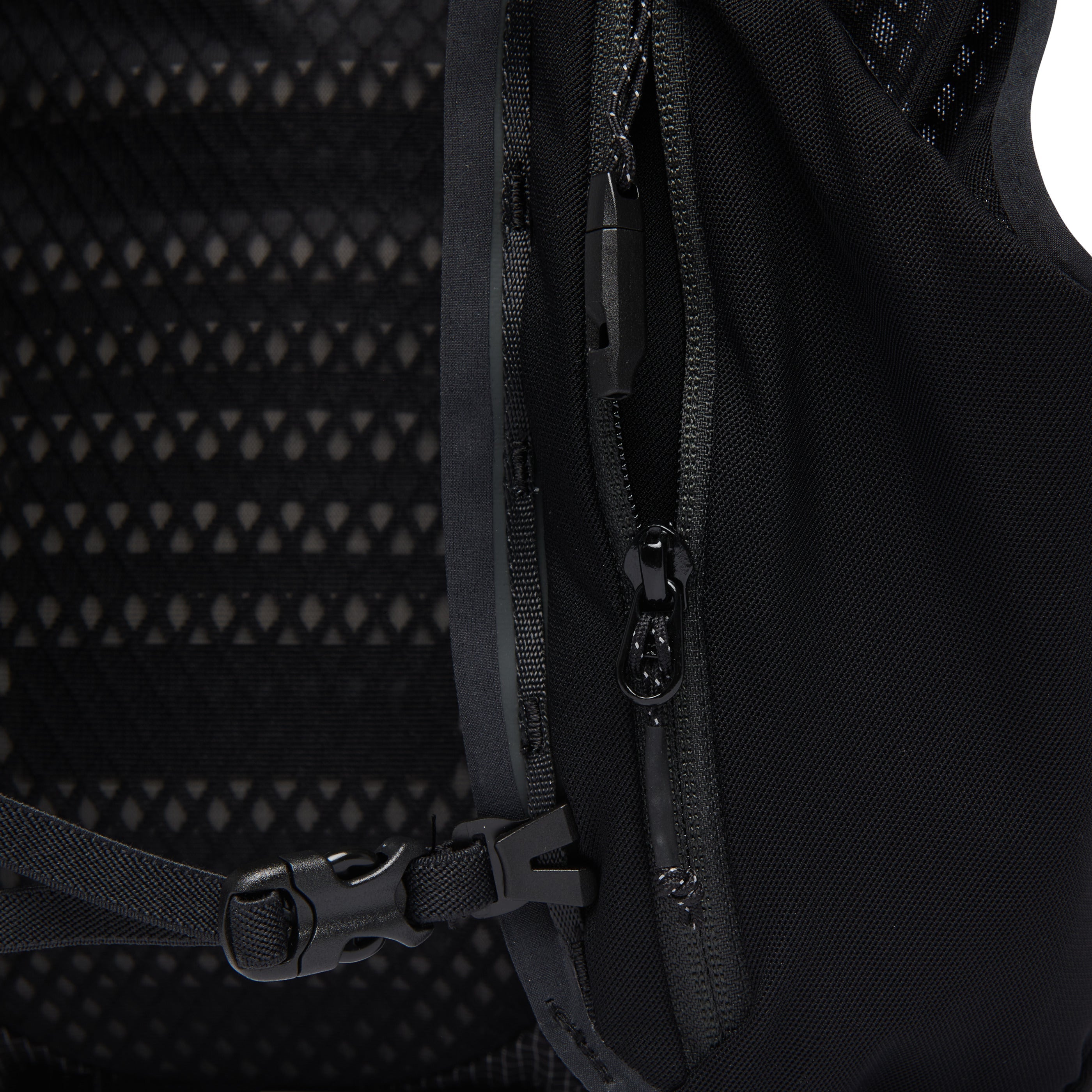 Distance 8 Backpack - Past Season