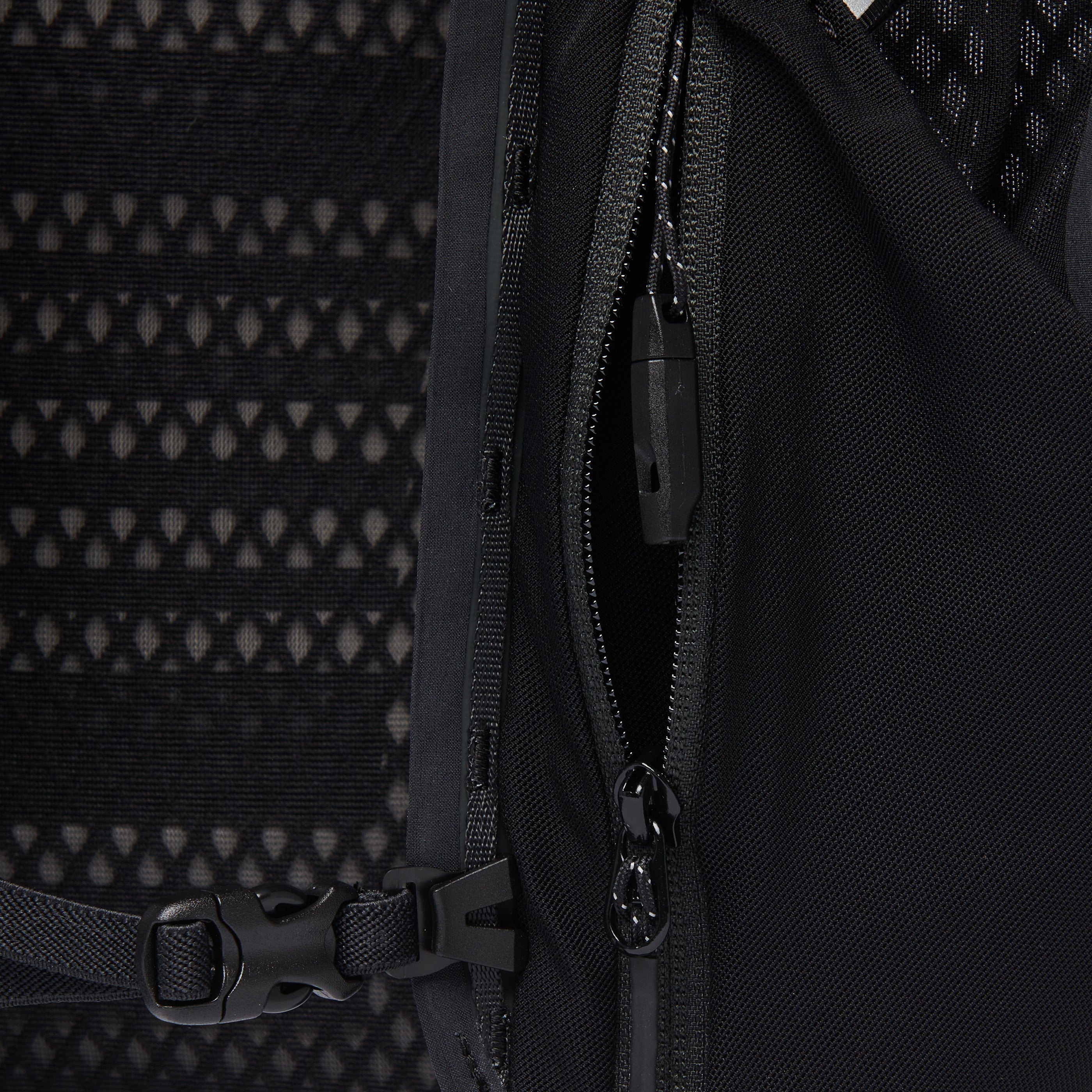Distance 8 Backpack - Past Season