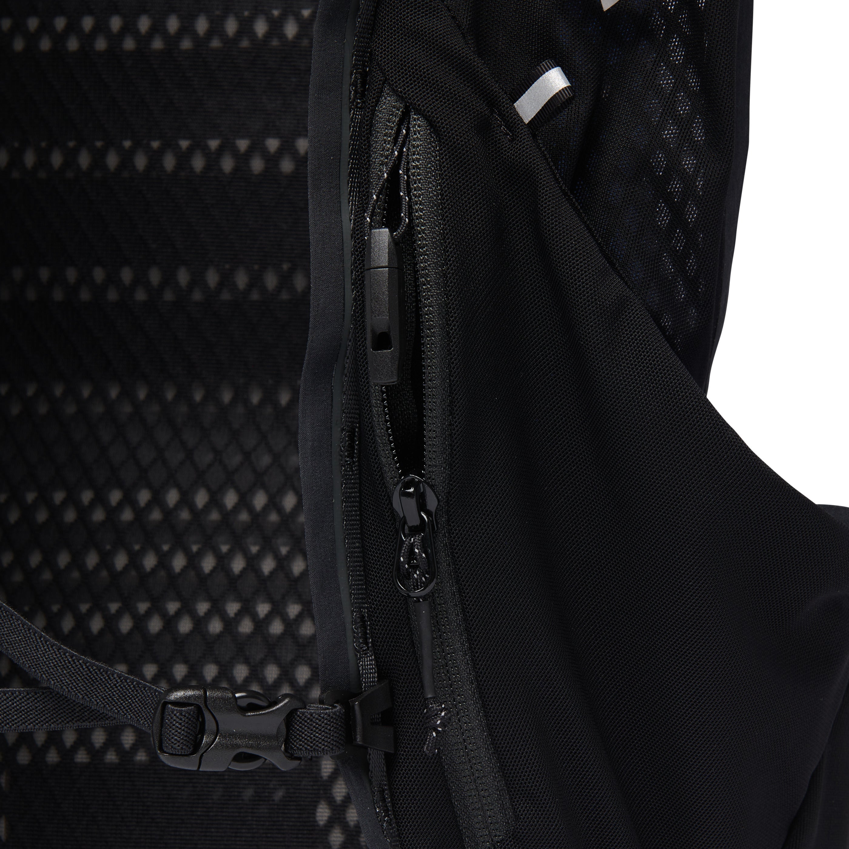 Distance 15 Backpack - Past Season